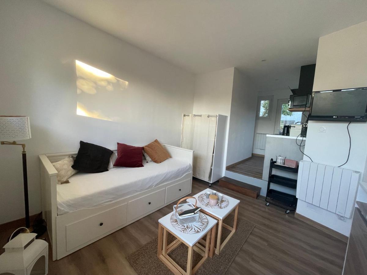 Studio Sur Castelginest Bagian luar foto